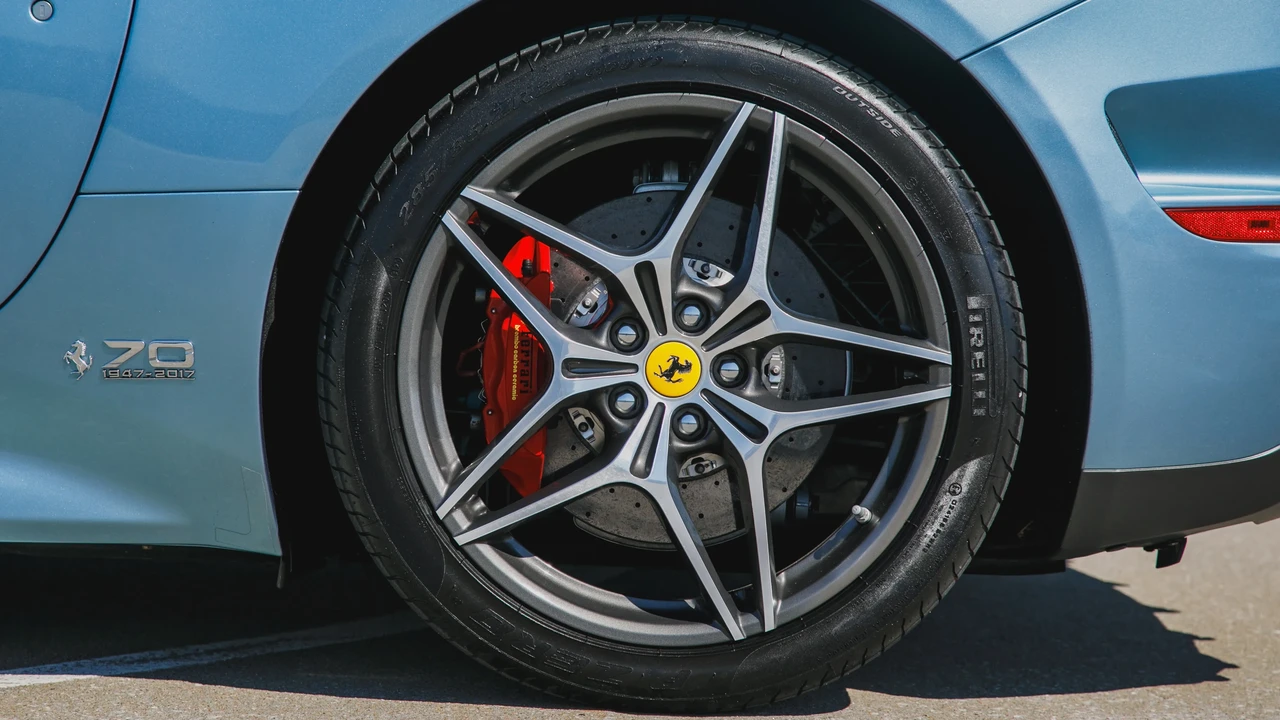2017 Ferrari California T - Image 31 of 31