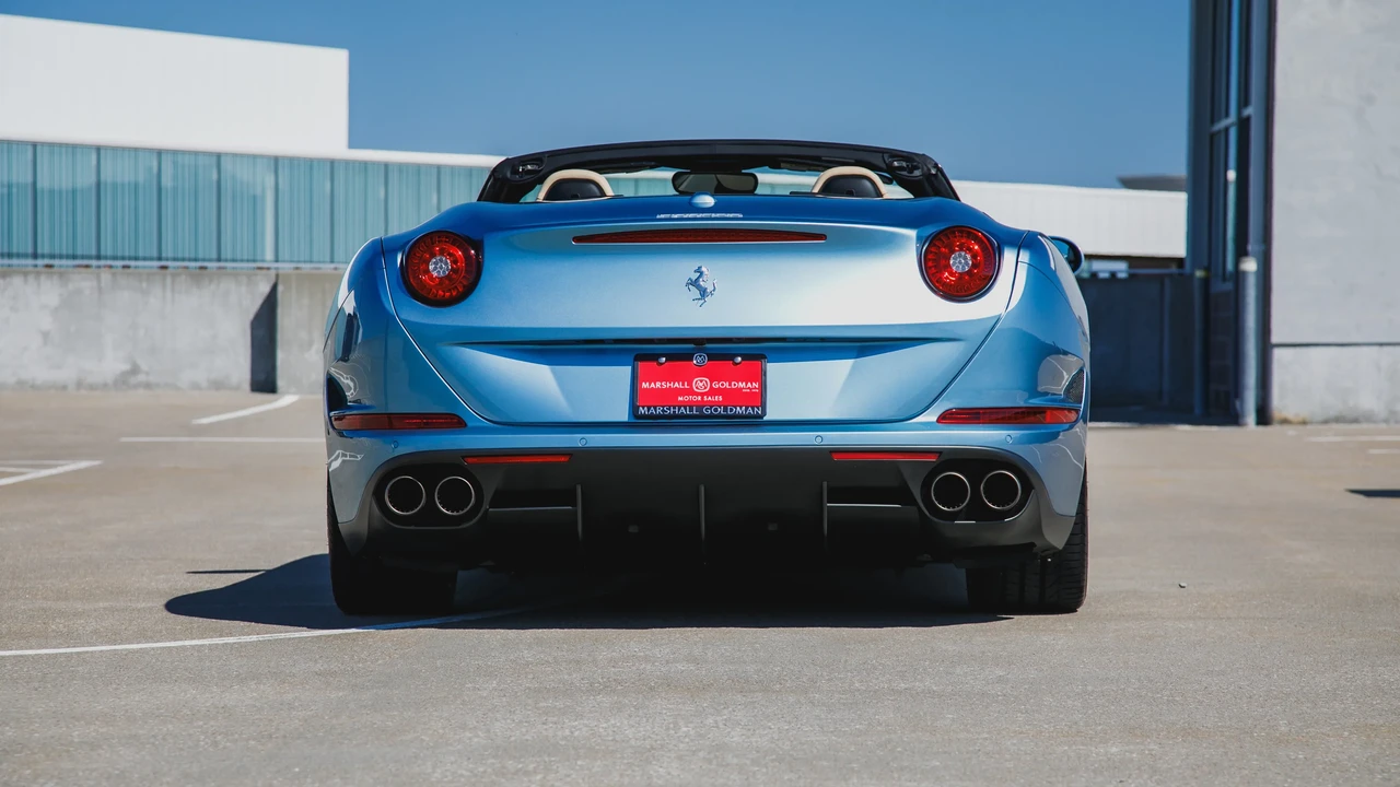 2017 Ferrari California T - Image 6 of 31