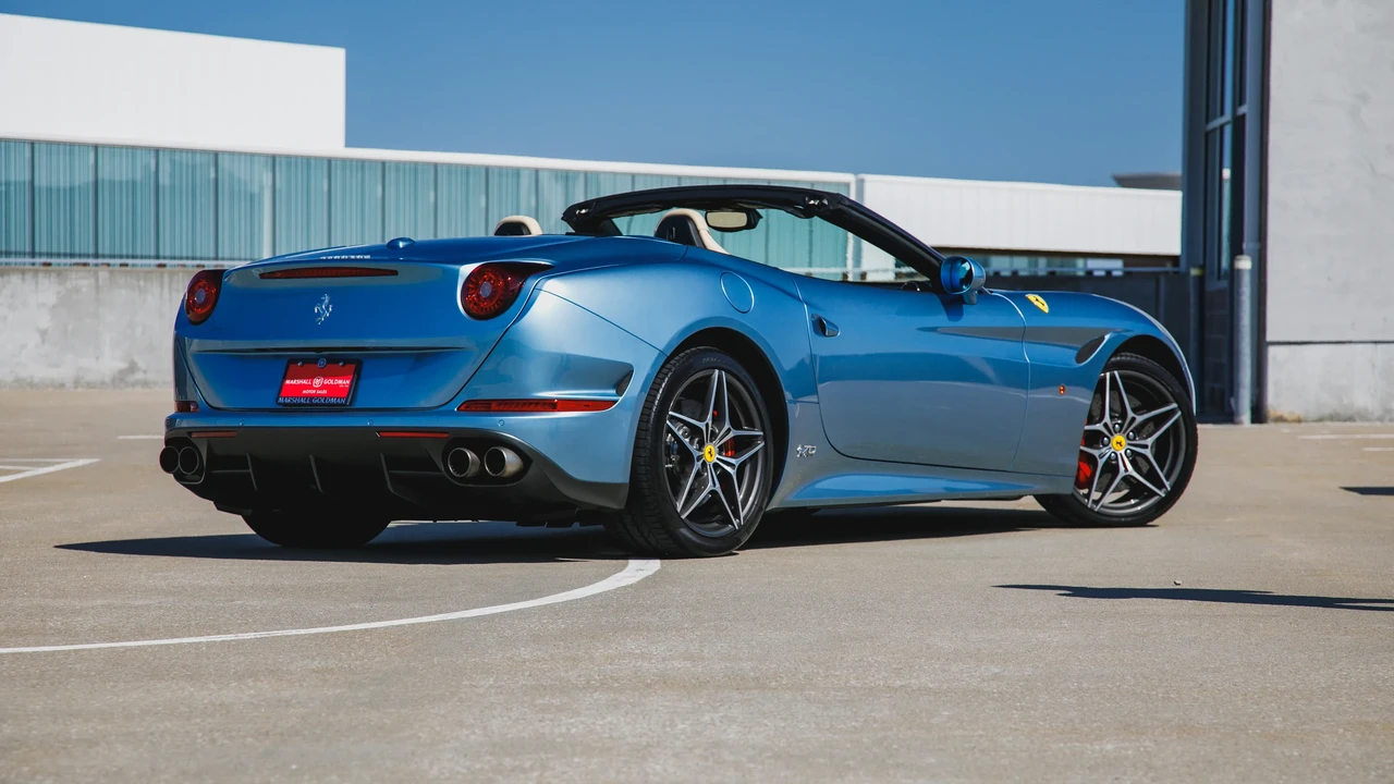 2017 Ferrari California T - Image 7 of 31