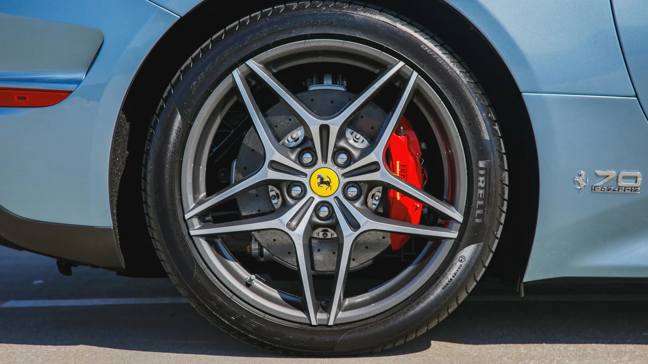 2017 Ferrari California T - Image 22 of 31