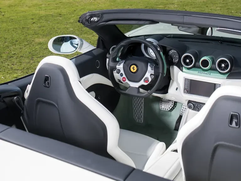 2017 Ferrari California T - Image 13 of 31