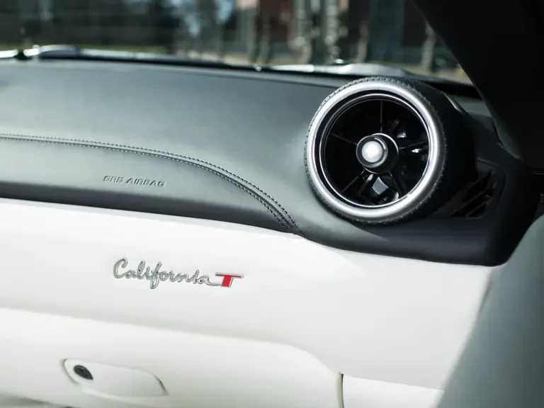 2017 Ferrari California T - Image 20 of 31