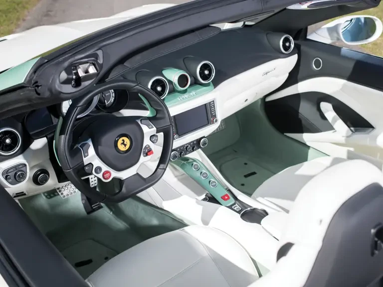 2017 Ferrari California T - Image 5 of 31