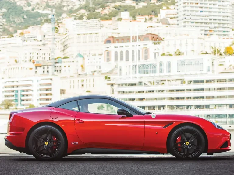 2017 Ferrari California T - Image 6 of 31