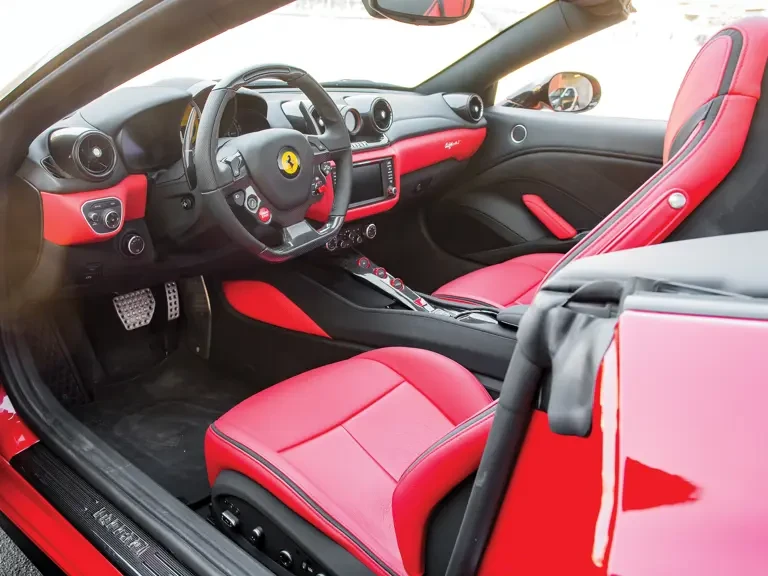 2017 Ferrari California T - Image 5 of 31
