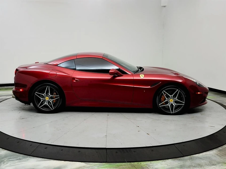 2017 Ferrari California T - Image 4 of 12