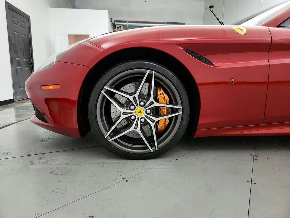 2017 Ferrari California T - Image 28 of 31