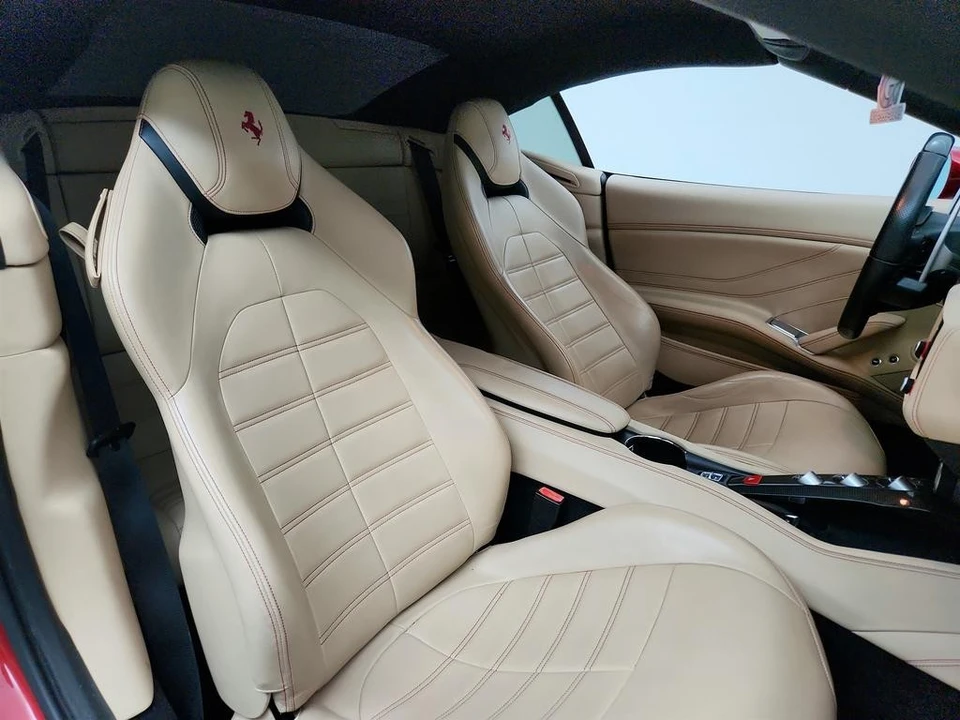 2017 Ferrari California T - Image 25 of 31
