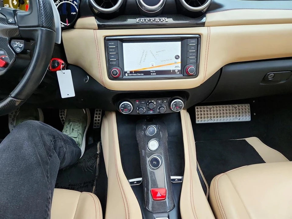 2017 Ferrari California T - Image 20 of 31