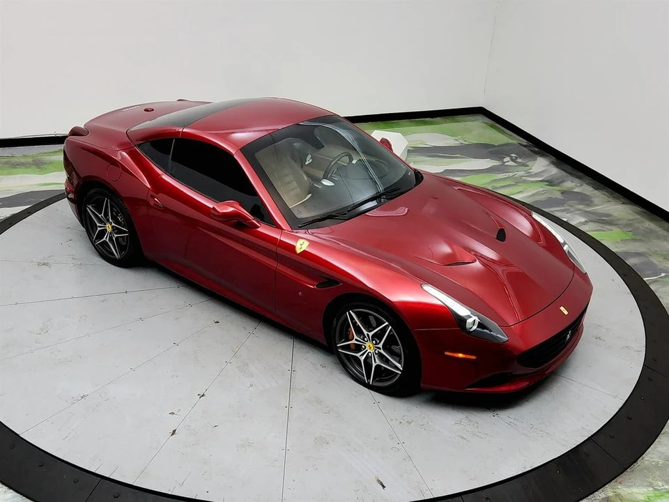 2017 Ferrari California T - Image 31 of 31