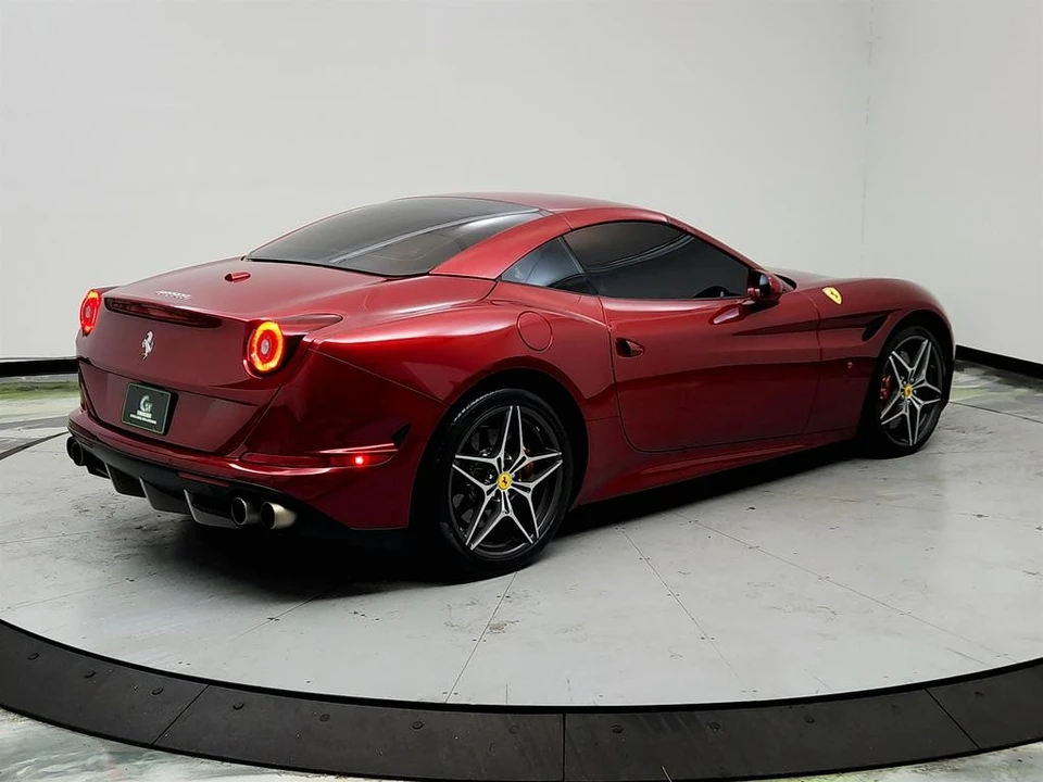 2017 Ferrari California T - Image 5 of 12