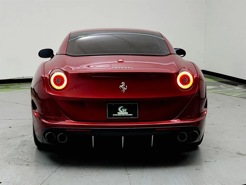 2017 Ferrari California T - Image 6 of 31