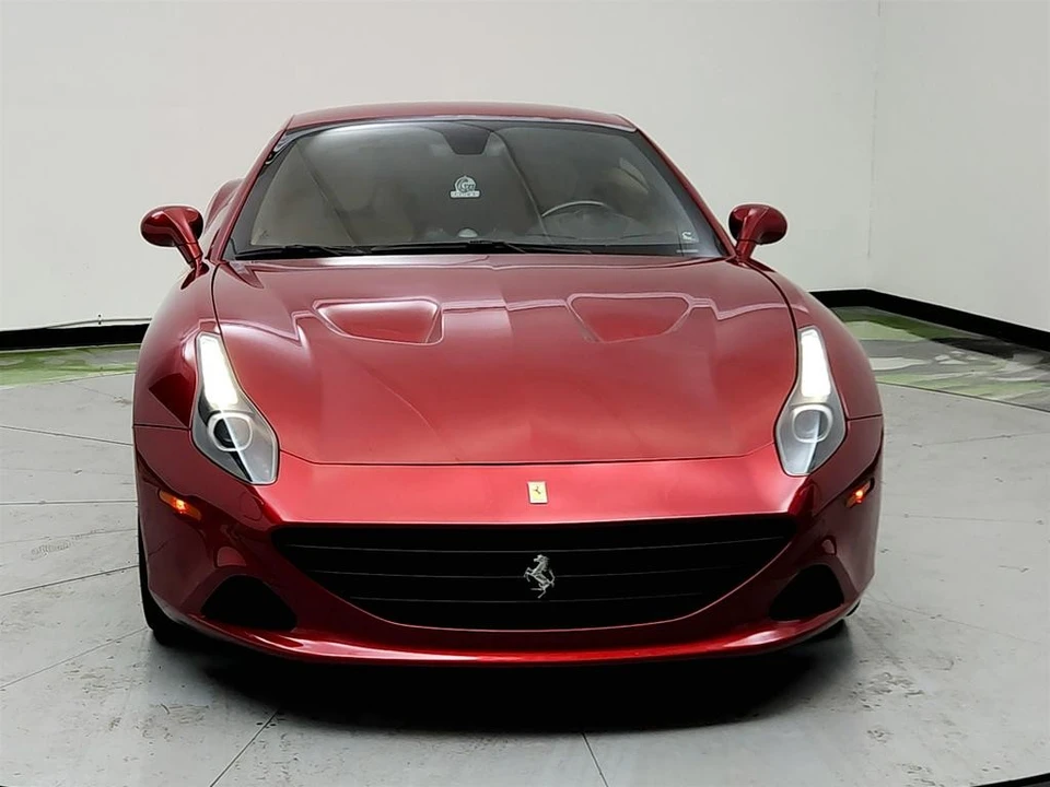 2017 Ferrari California T - Image 2 of 31