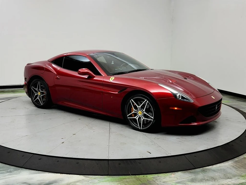 2017 Ferrari California T - Image 3 of 31