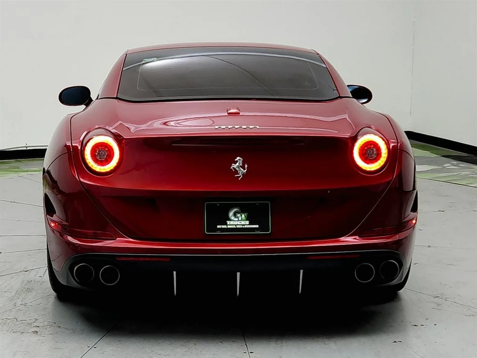 2017 Ferrari California T - Image 6 of 12