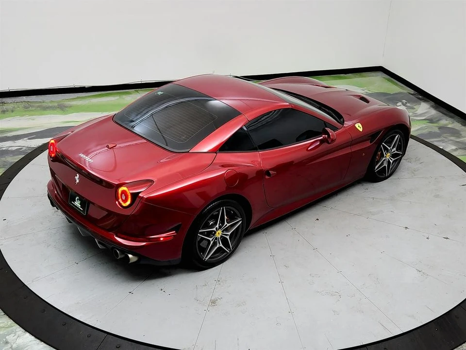 2017 Ferrari California T - Image 31 of 31