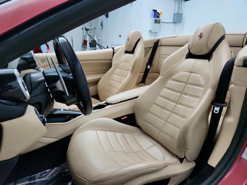 2017 Ferrari California T - Image 14 of 31