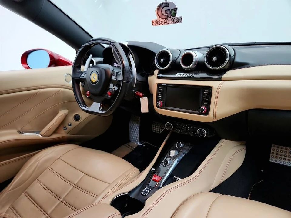 2017 Ferrari California T - Image 24 of 31