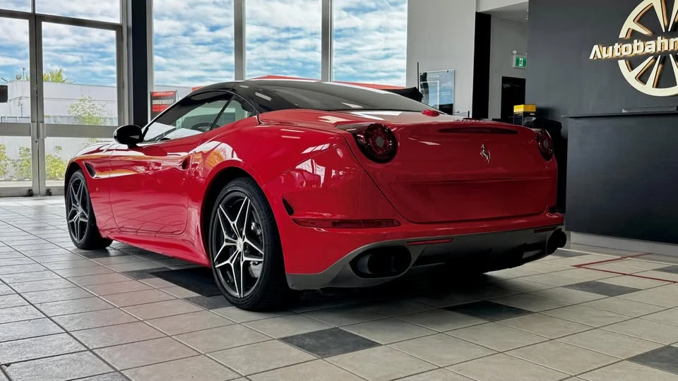 2017 Ferrari California T - Image 4 of 16