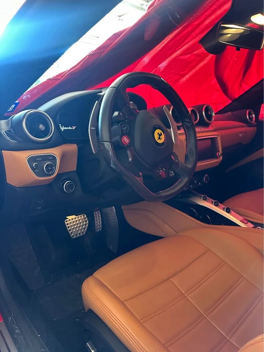 2017 Ferrari California T - Image 5 of 9