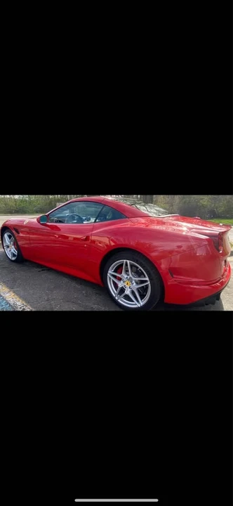 2017 Ferrari California T - Image 7 of 7