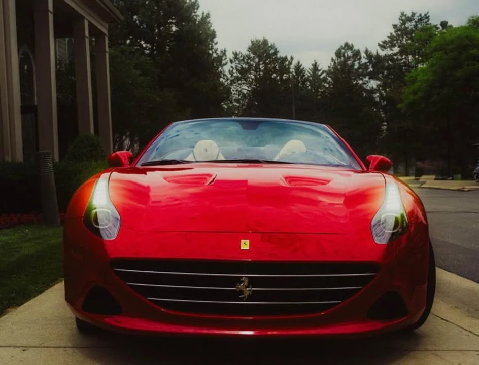 2017 Ferrari California T - Image 2 of 7