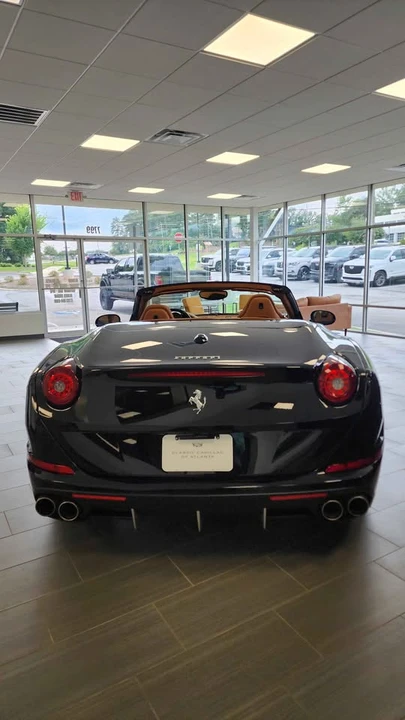 2017 Ferrari California T - Image 6 of 7