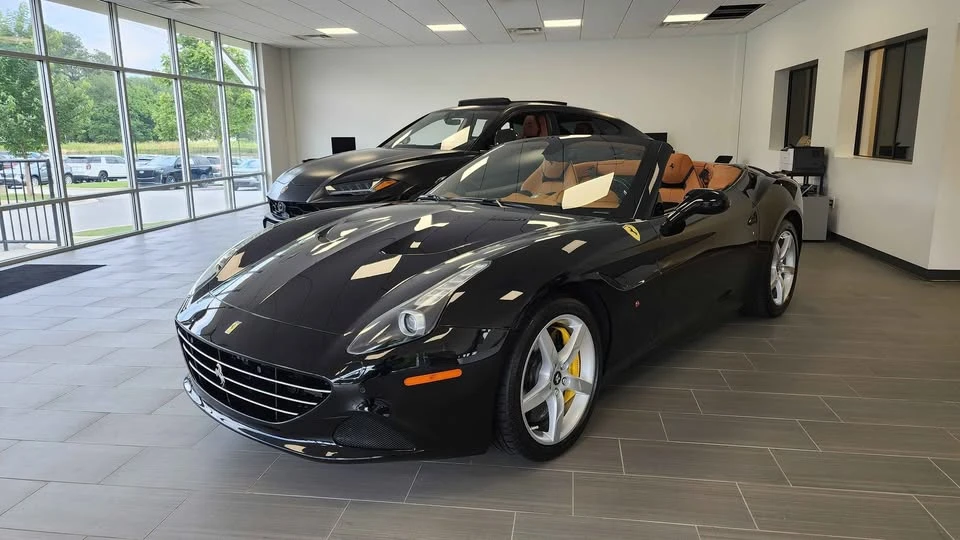 2017 Ferrari California T - Image 2 of 7