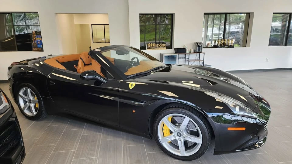 2017 Ferrari California T - Image 5 of 7