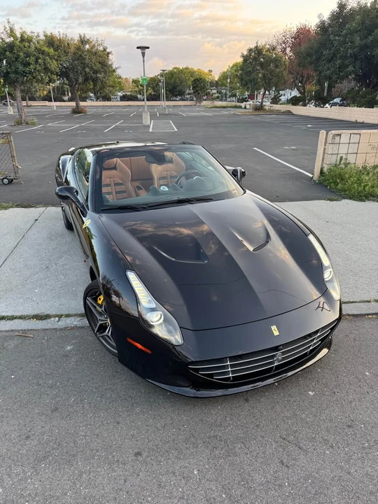 2017 Ferrari California T - Image 3 of 18