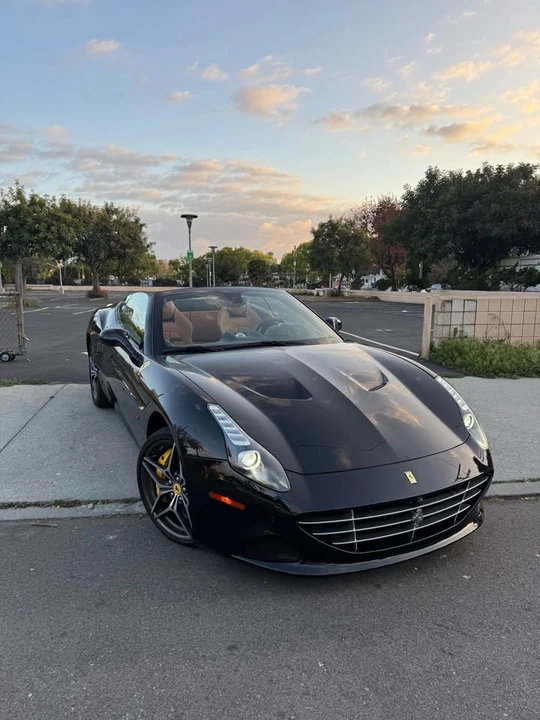 2017 Ferrari California T - Image 2 of 18