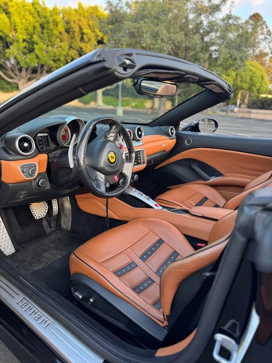 2017 Ferrari California T - Image 12 of 18
