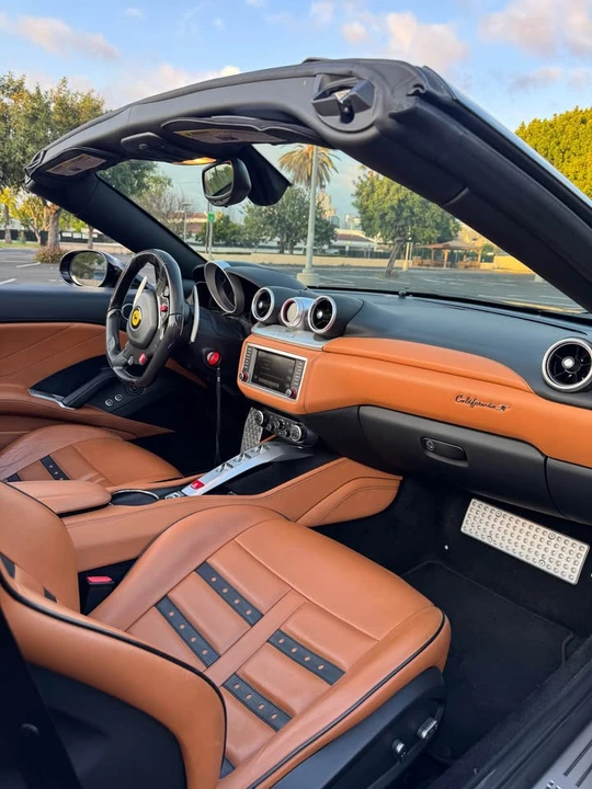 2017 Ferrari California T - Image 10 of 18