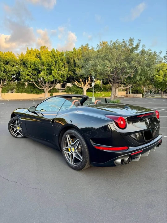 2017 Ferrari California T - Image 14 of 18