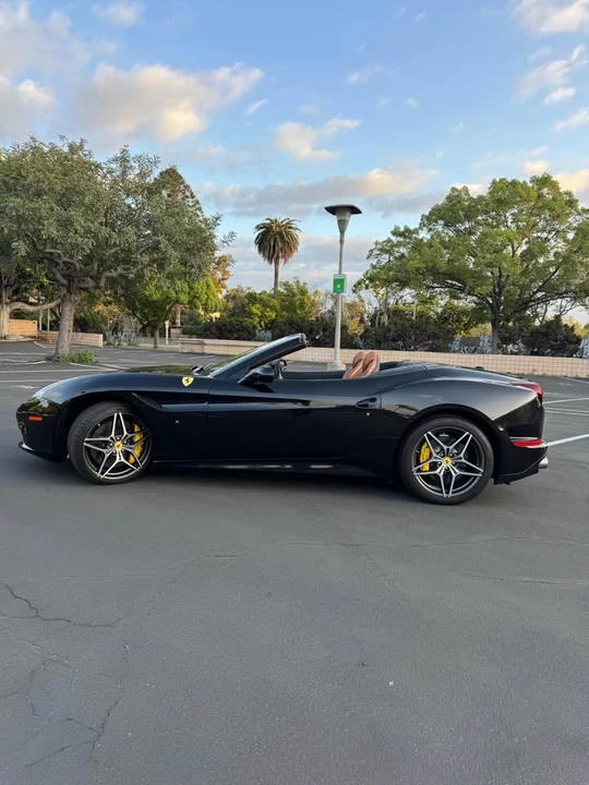 2017 Ferrari California T - Image 18 of 18