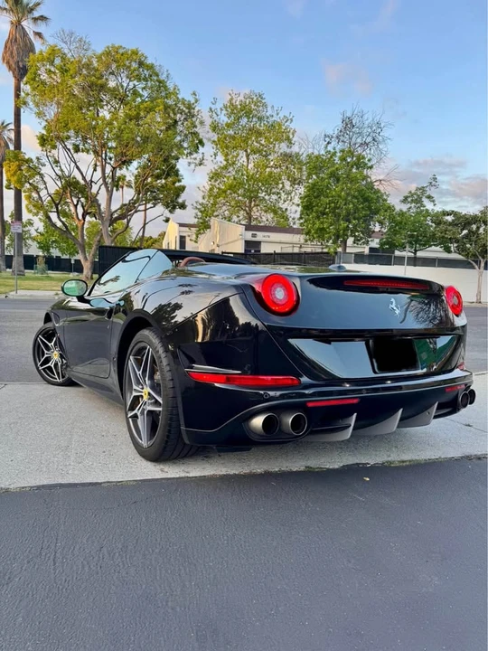 2017 Ferrari California T - Image 15 of 18
