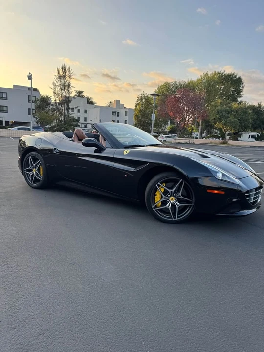2017 Ferrari California T - Image 17 of 18