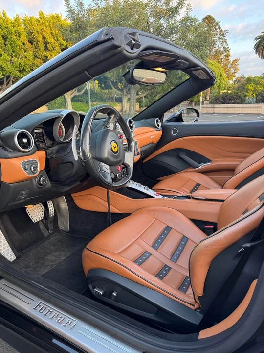 2017 Ferrari California T - Image 9 of 18