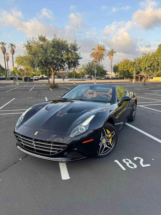 2017 Ferrari California T - Image 8 of 18