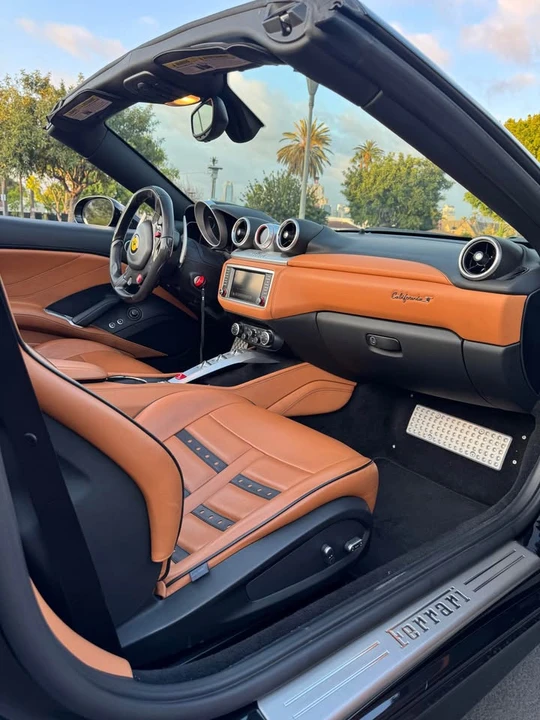 2017 Ferrari California T - Image 11 of 18
