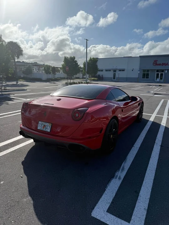 2017 Ferrari California T - Image 3 of 16