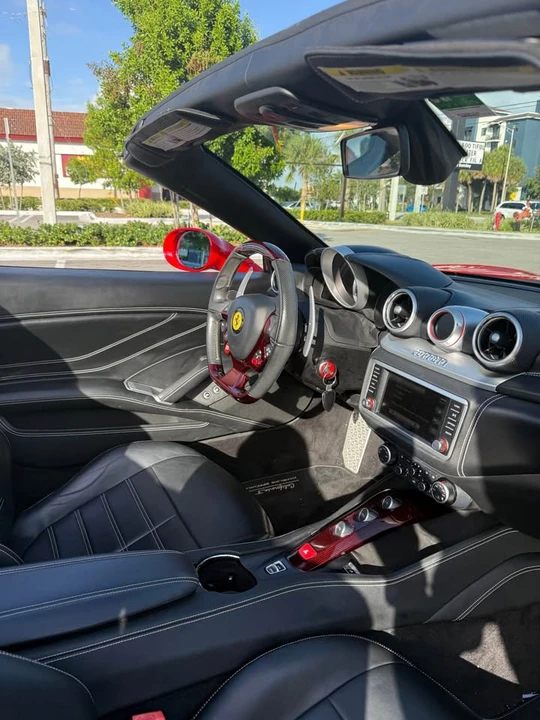 2017 Ferrari California T - Image 11 of 16