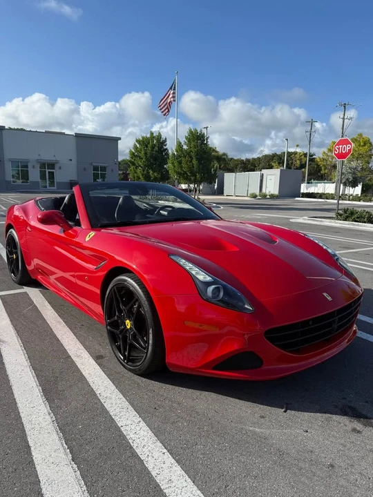 2017 Ferrari California T - Image 13 of 16