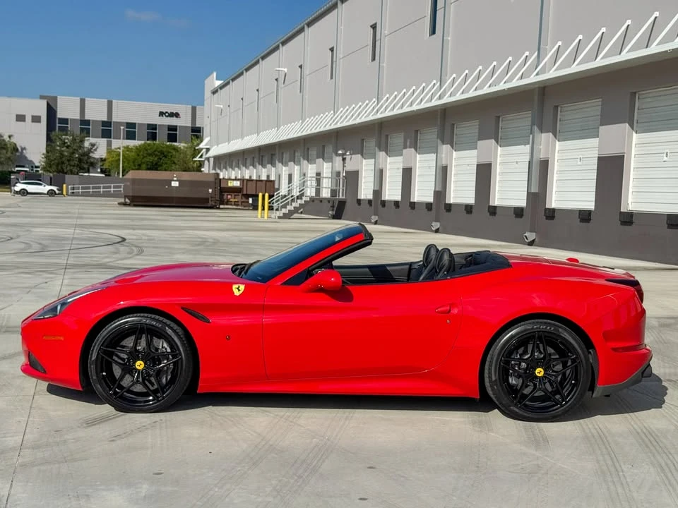 2017 Ferrari California T - Image 3 of 20