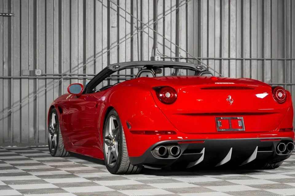 2017 Ferrari California T - Image 8 of 11