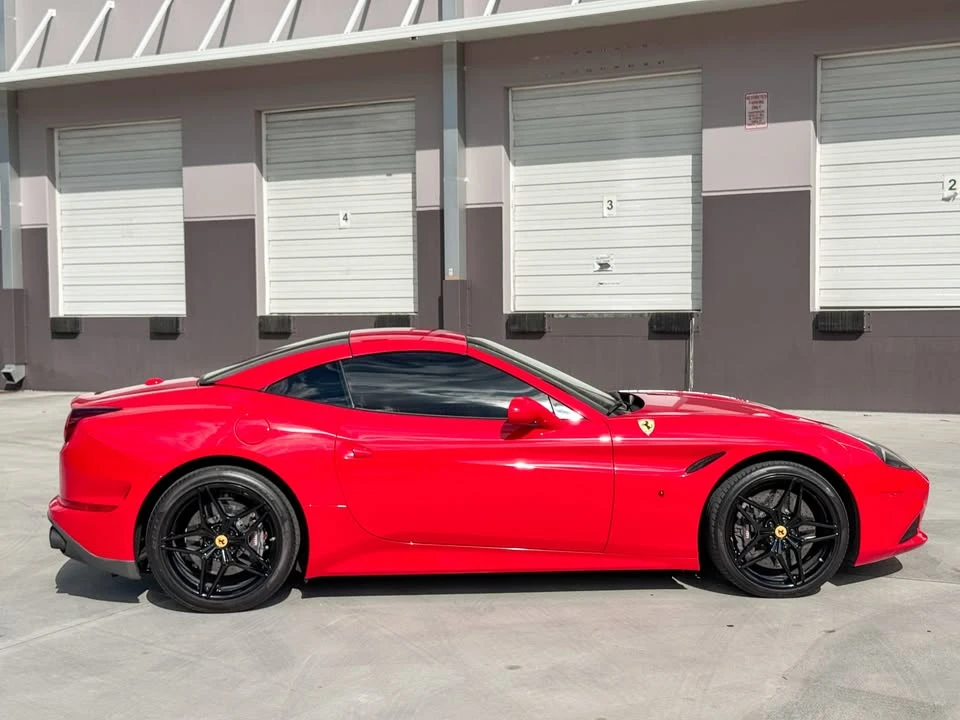 2017 Ferrari California T - Image 9 of 20