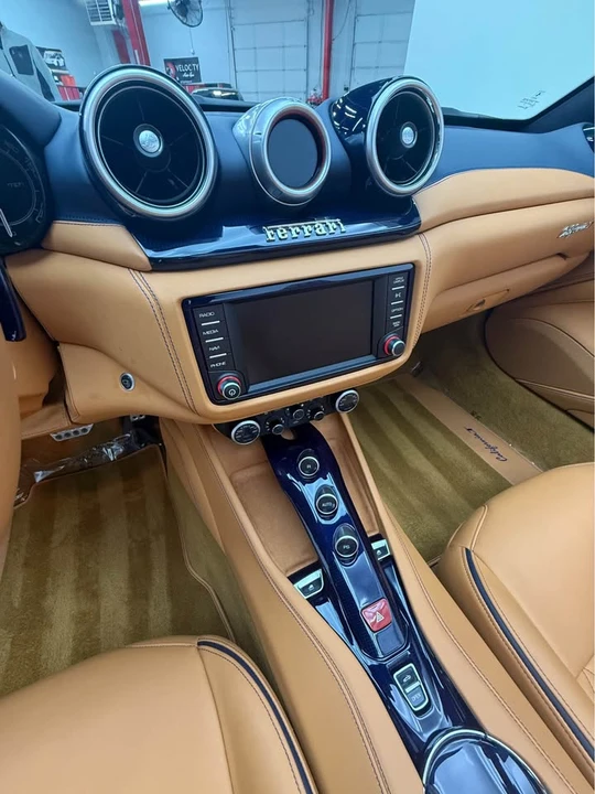 2017 Ferrari California T - Image 11 of 14