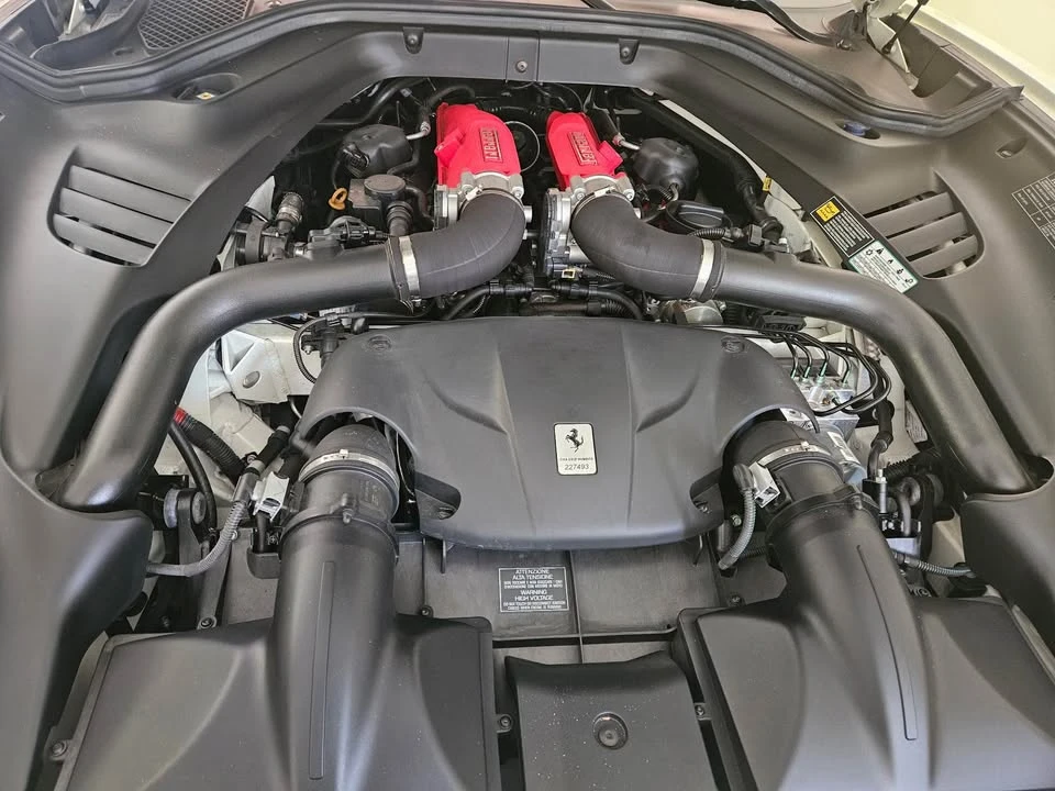 2017 Ferrari California T - Image 10 of 20