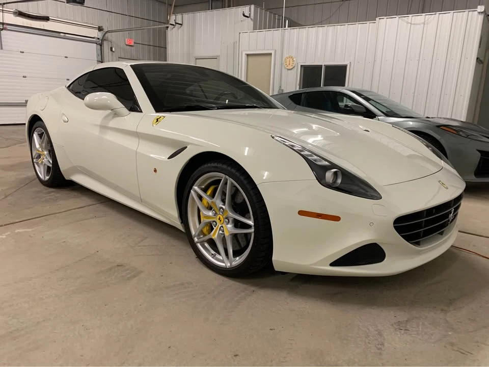 2017 Ferrari California T - Image 4 of 20