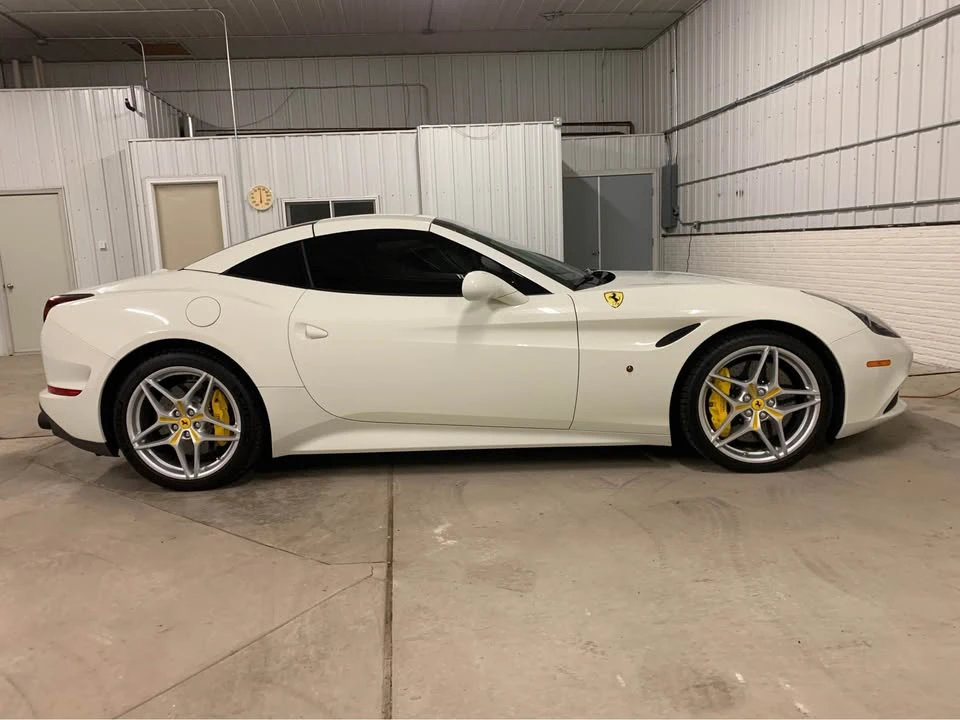 2017 Ferrari California T - Image 5 of 20